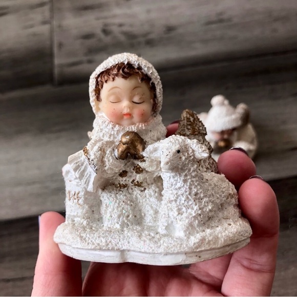 💸 5/20 Vintage 1990s set of 2 Ceramic Angel & Lamb in the Snow Christmas Decor - Picture 4 of 10